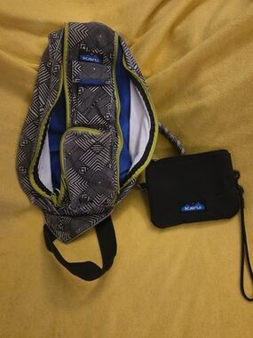 Kavu Black & White Geometric Sling w/Lime Trim & Blue Lining & Kavu Wristlet Lot